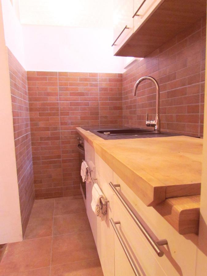 Center Studio Apartment Póla Kültér fotó